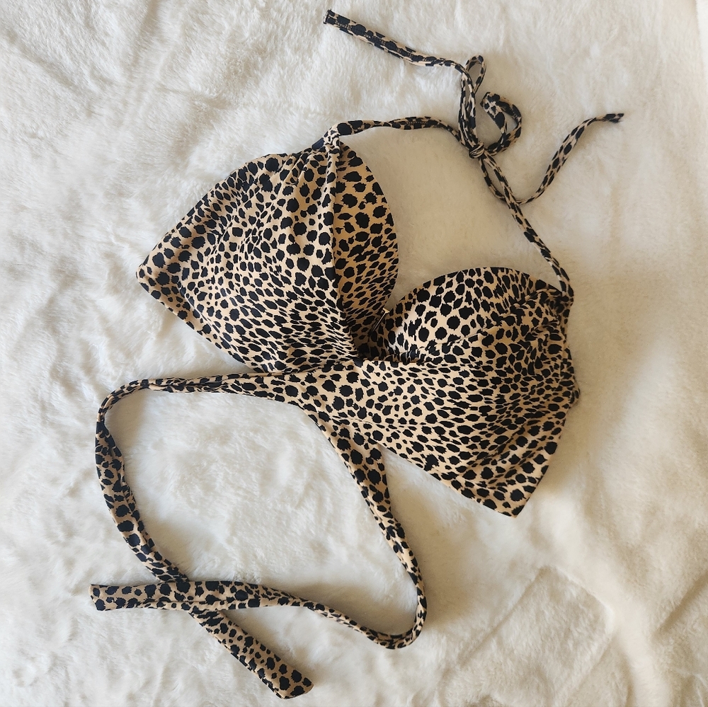 🆕️VS- Wrap Swim Top - Picture 10 of 16